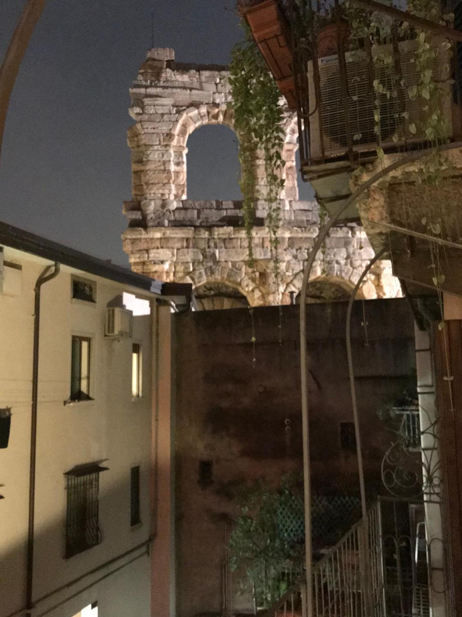 Room Verona Ai Duchi Стая снимка
